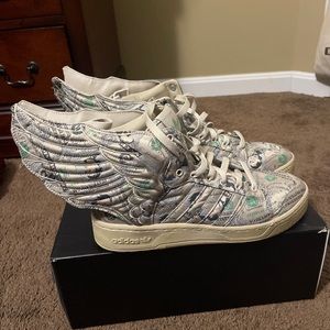 Size 8.5 - adidas Wings 2.0 x Jeremy Scott Money